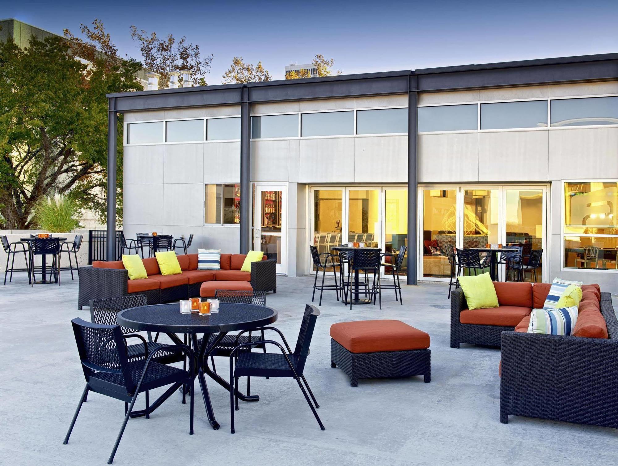 Hotel Aloft Tulsa Downtown Extérieur photo